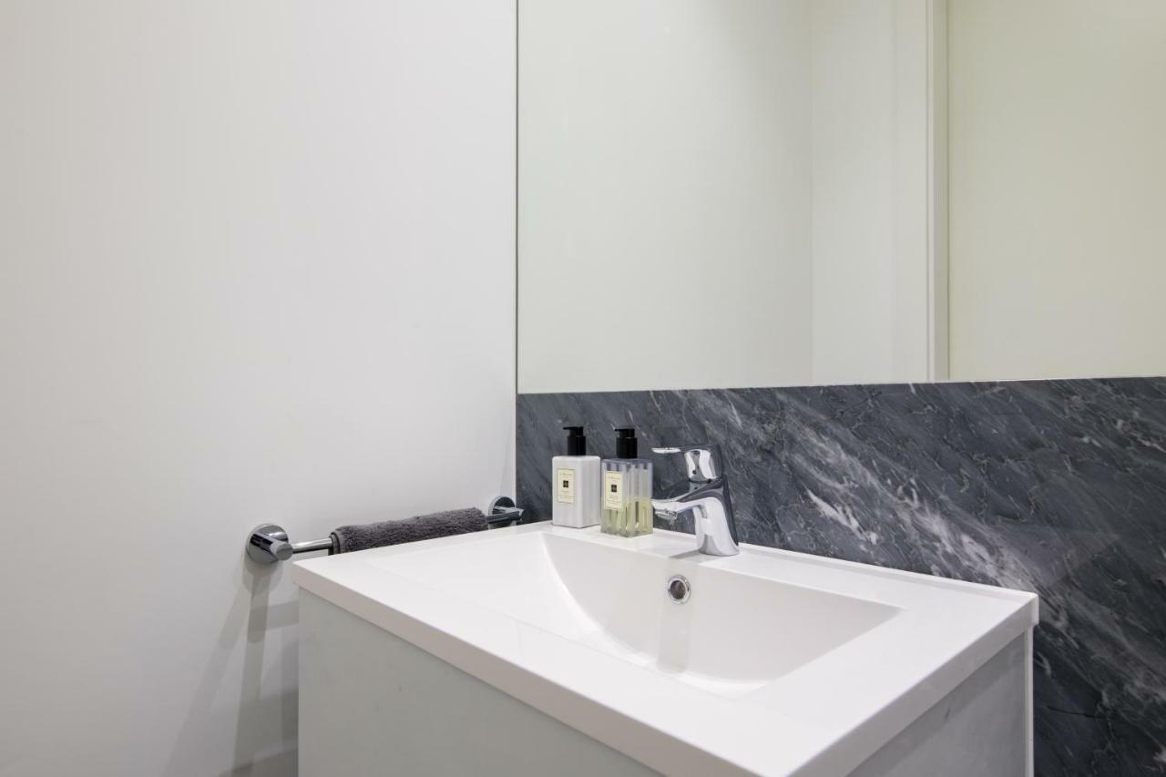 VI Castle Lane Apartment London Exterior photo